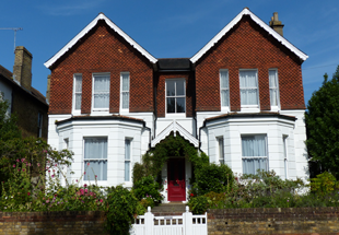 Part-time landlord remortgages 7-bed home raising capital and saving £400pcm
